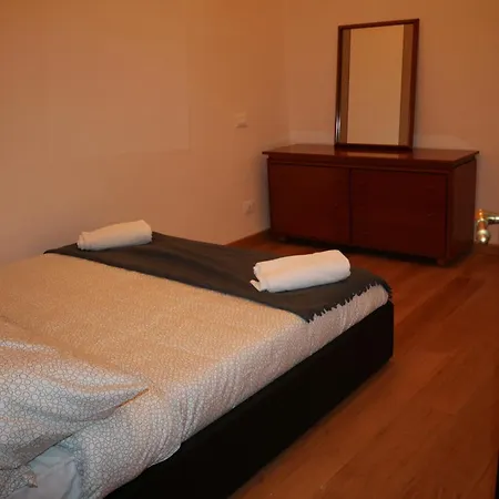 Hostal R.t. House's