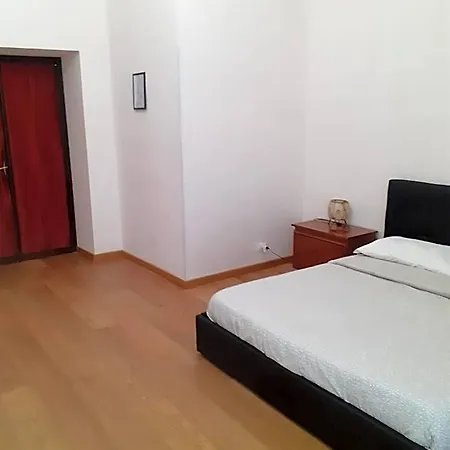 R.t. House's بيت شباب