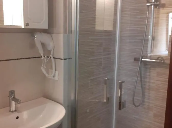 R.t. House's Hostel *