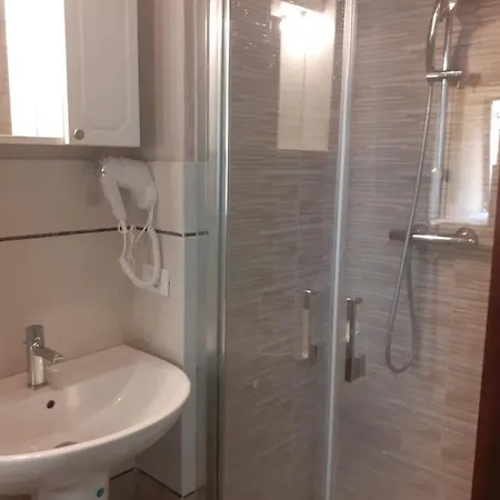 R.t. House's Albergue *