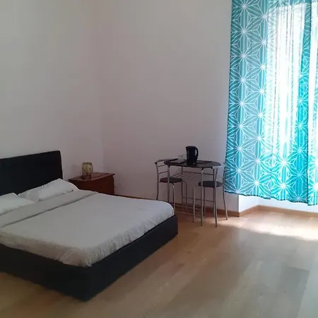 R.t. House's Albergue
