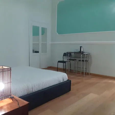 R.t. House's Albergue Roma